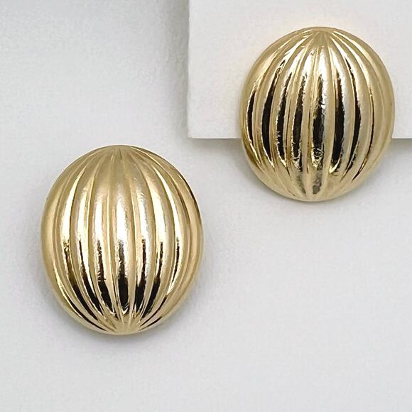 Trifari Vintage Large Ridged Oval Dome Statement Stud Earrings, Gold Tone - Picture 8 of 9